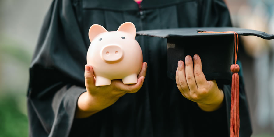 【子どもの教育費】奨学金と教育ローンの違いとは?メリット・デメリットを解説